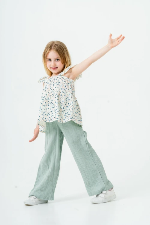 Çiçek Nakışlı Kız Çocuk Müslin Takım 3815