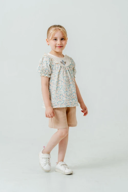 Çiçek Nakışlı Şortlu Kız Bebek Müslin Takım 3814